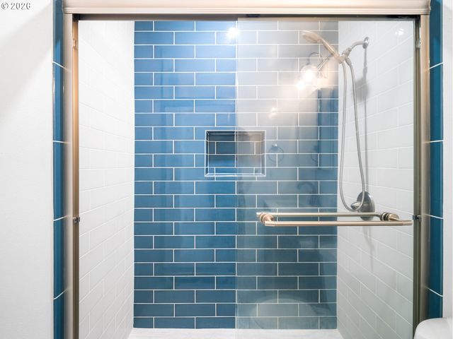 5250 Sw 42ND Ave, Portland, OR 97221