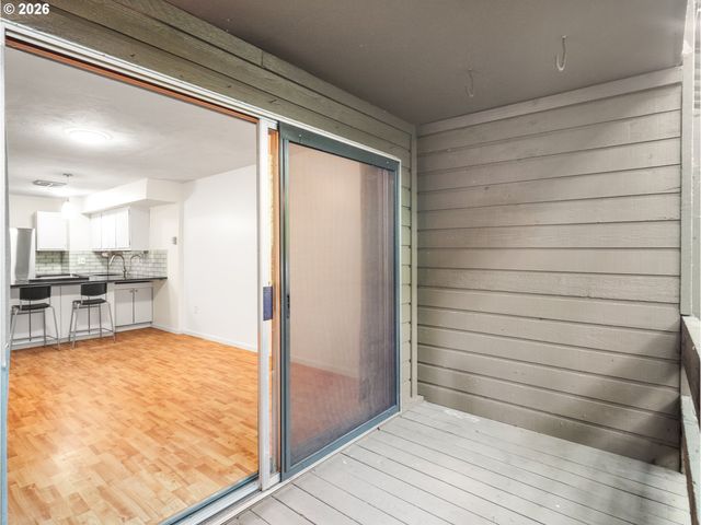 5250 Sw 42ND Ave, Portland, OR 97221