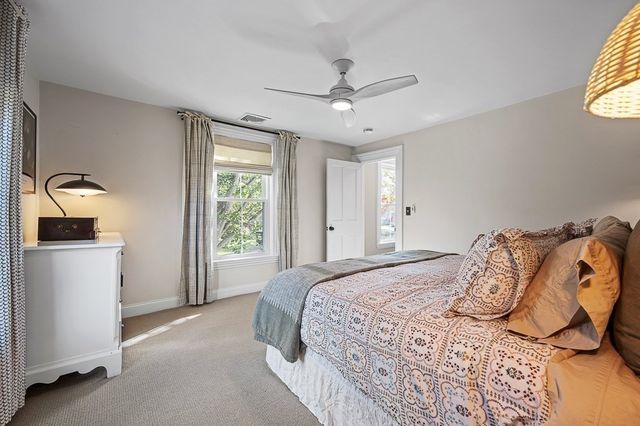 13 Blackstone St, Mendon, MA 01756