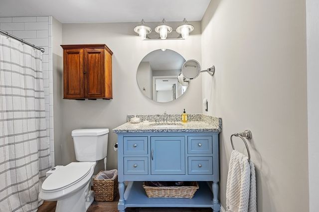 13 Blackstone St, Mendon, MA 01756