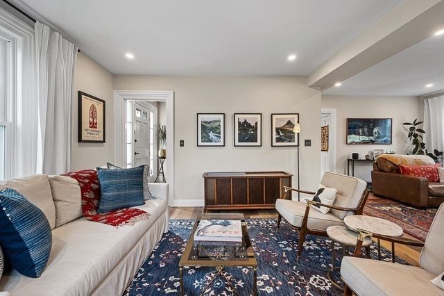 13 Blackstone St, Mendon, MA 01756