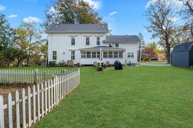 13 Blackstone St, Mendon, MA 01756