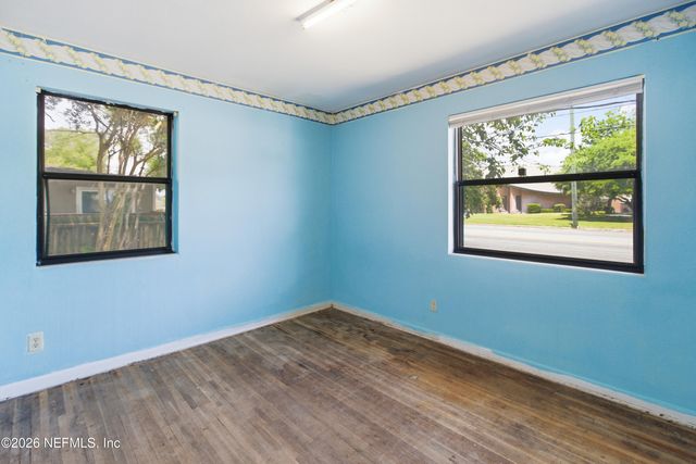 6818 MERRILL Road, Jacksonville, FL 32277