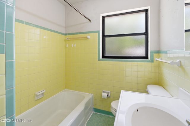 6818 MERRILL Road, Jacksonville, FL 32277