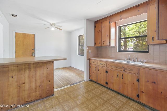 6818 MERRILL Road, Jacksonville, FL 32277