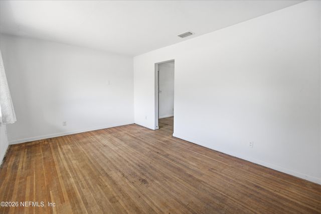 6818 MERRILL Road, Jacksonville, FL 32277