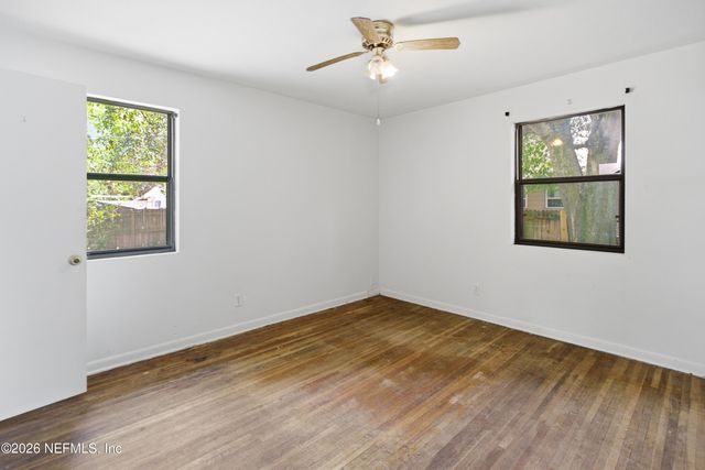 6818 MERRILL Road, Jacksonville, FL 32277