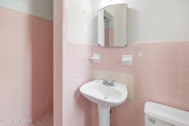 6818 MERRILL Road, Jacksonville, FL 32277