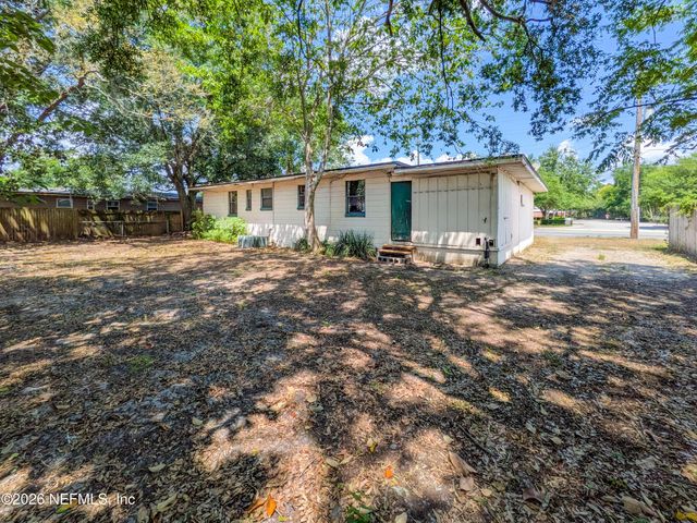 6818 MERRILL Road, Jacksonville, FL 32277