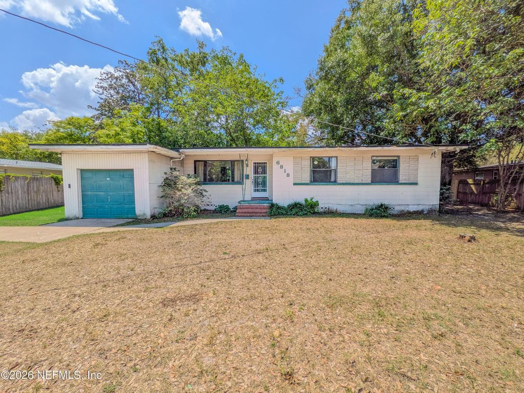 6818 MERRILL Road, Jacksonville, FL 32277