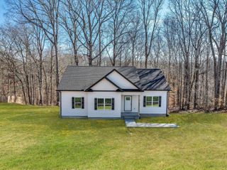 998 Jordan Circle, White Bluff, TN 37187