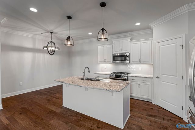 47 Moore Farm Circle NW, Huntsville, AL 35806