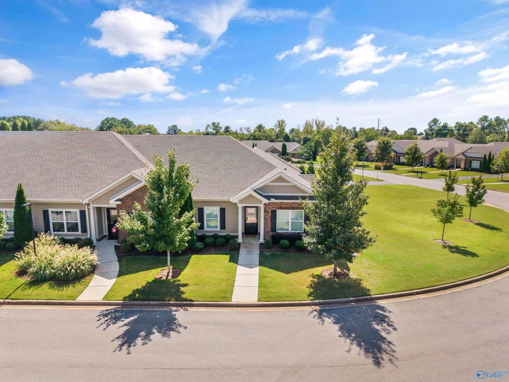 47 Moore Farm Circle NW, Huntsville, AL 35806