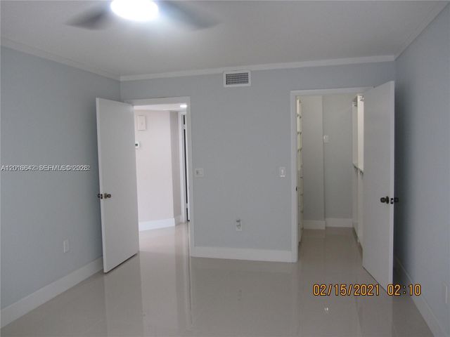 8343 Lake Dr 506, Doral, FL 33166