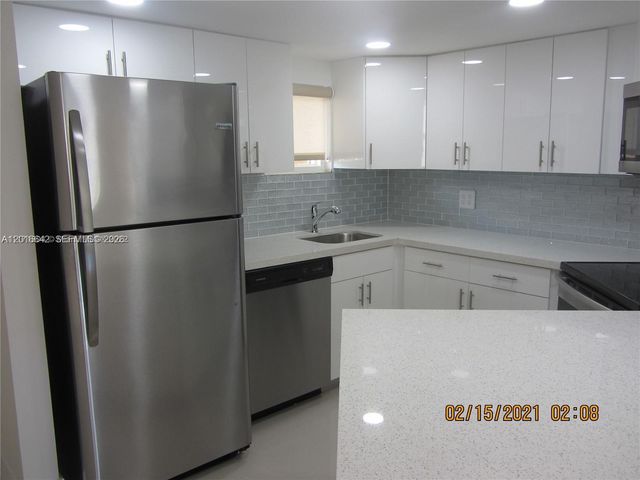 8343 Lake Dr 506, Doral, FL 33166