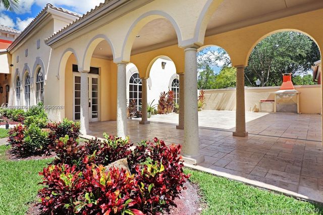 8343 Lake Dr 506, Doral, FL 33166