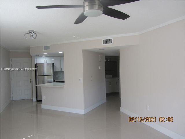 8343 Lake Dr 506, Doral, FL 33166