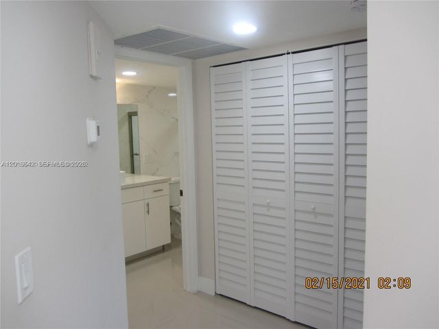 8343 Lake Dr 506, Doral, FL 33166