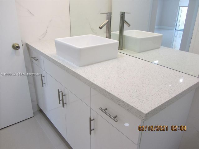 8343 Lake Dr 506, Doral, FL 33166