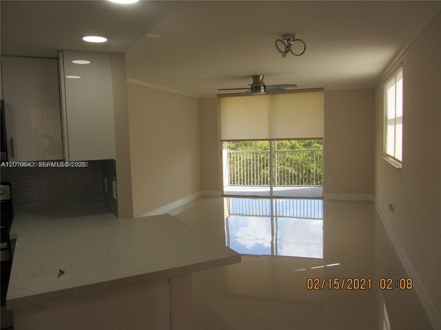 8343 Lake Dr 506, Doral, FL 33166