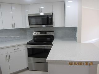 8343 Lake Dr 506, Doral, FL 33166