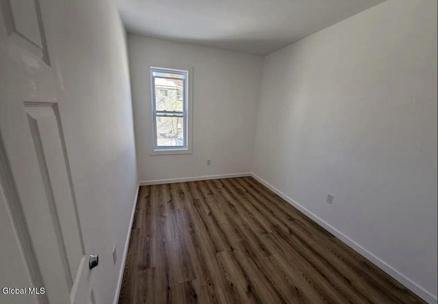 8 Gardiner Street, Amsterdam, NY 12010