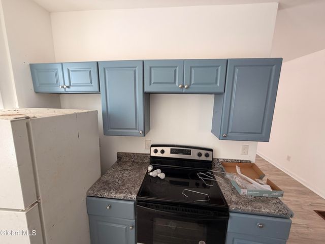 8 Gardiner Street, Amsterdam, NY 12010