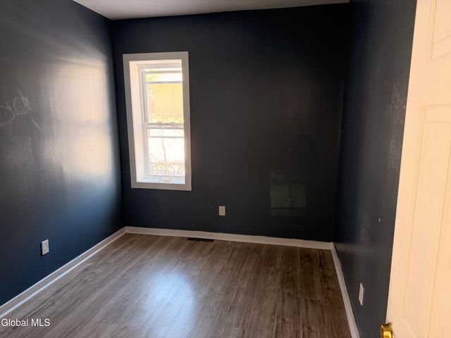 8 Gardiner Street, Amsterdam, NY 12010