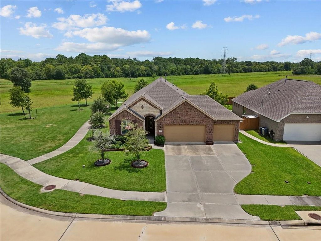 1215 Course View Drive, League City, TX 77573
