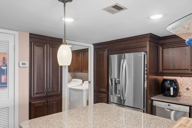 554 Coral Court 505, Fort Walton Beach, FL 32548