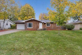 2724 Sherwood Drive, Janesville, WI 53545