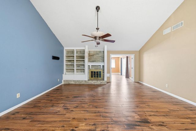 15611 Meadow Village Drive, Houston, TX 77095