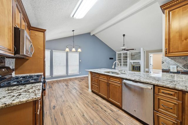 15611 Meadow Village Drive, Houston, TX 77095