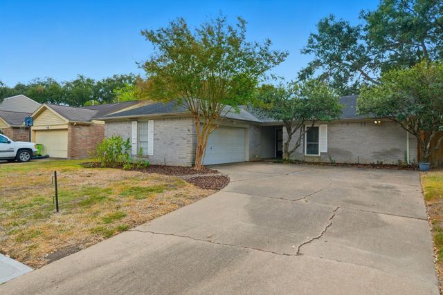 15611 Meadow Village Drive, Houston, TX 77095