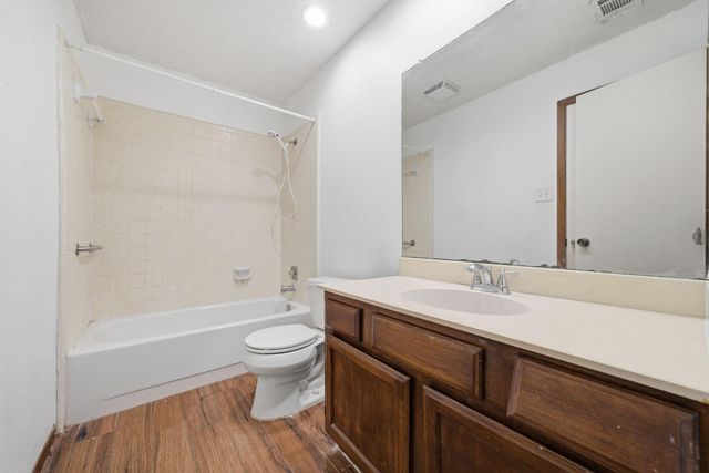 15611 Meadow Village Drive, Houston, TX 77095