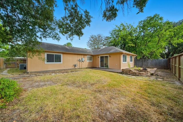 15611 Meadow Village Drive, Houston, TX 77095