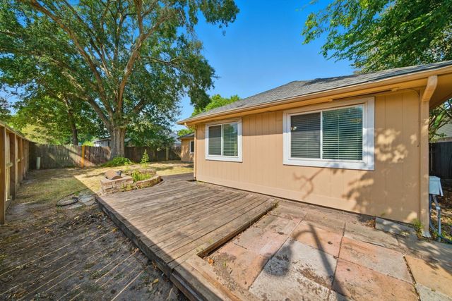 15611 Meadow Village Drive, Houston, TX 77095