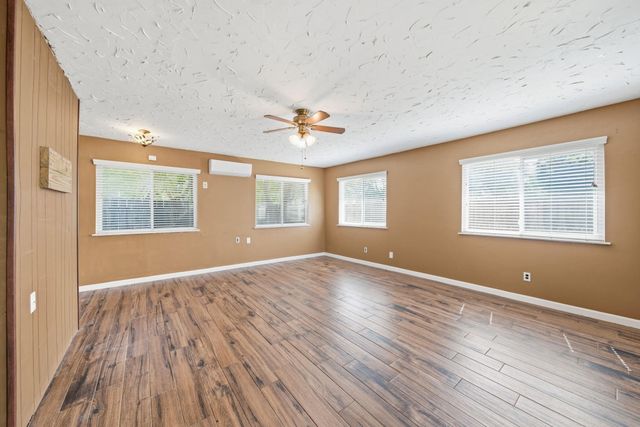 15611 Meadow Village Drive, Houston, TX 77095