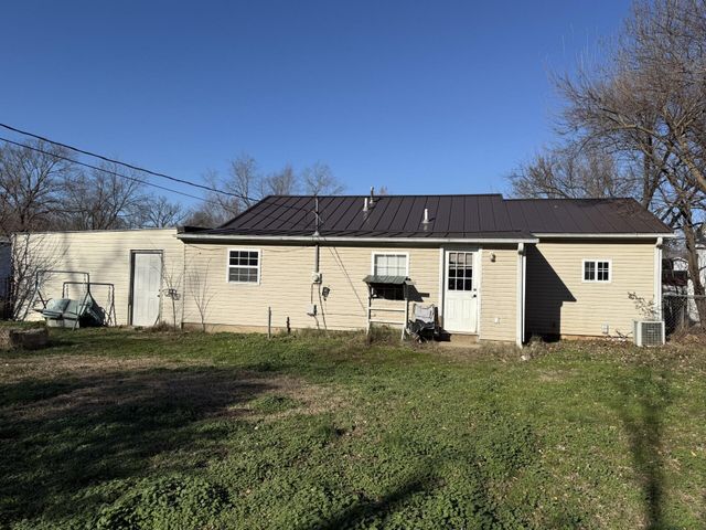 1018 4th Street, West Plains, MO 65775