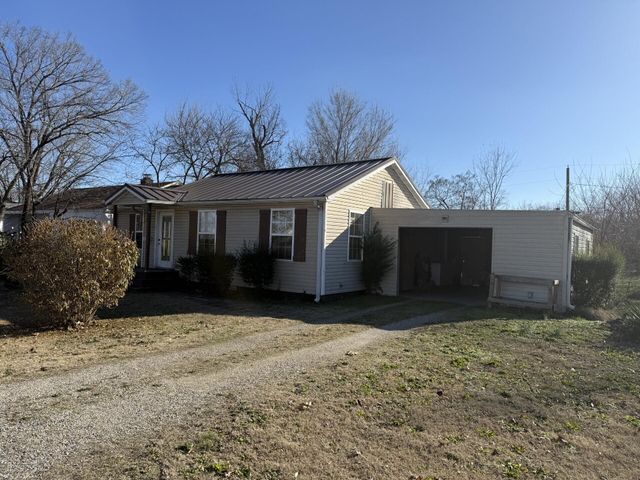 1018 4th Street, West Plains, MO 65775
