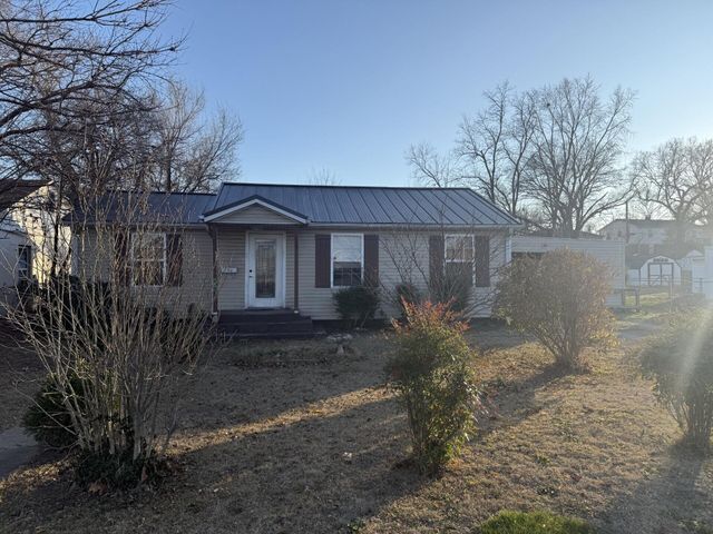 1018 4th Street, West Plains, MO 65775