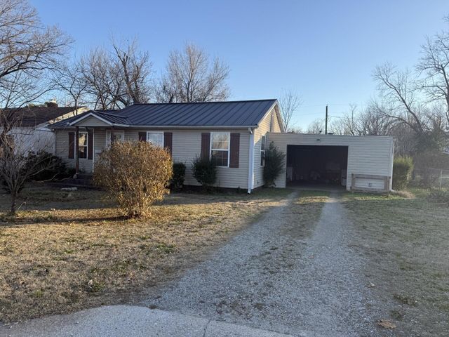 1018 4th Street, West Plains, MO 65775