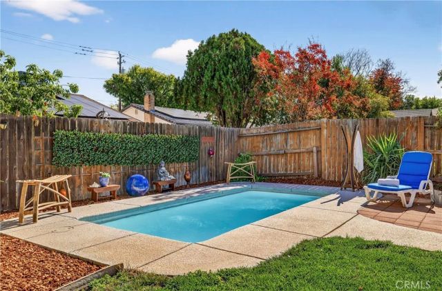 15 La Casa Court, Chico, CA 95926