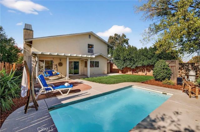 15 La Casa Court, Chico, CA 95926