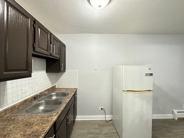 4547 N Dover Street 2F, Chicago, IL 60640