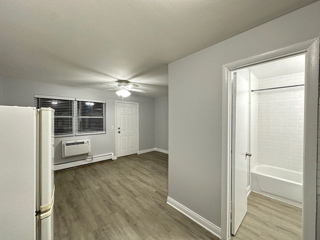 4547 N Dover Street 2F, Chicago, IL 60640