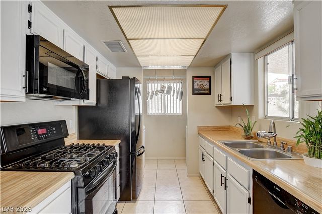 2530 Palace View Drive, Las Vegas, NV 89121