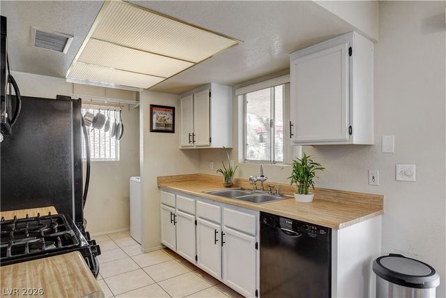 2530 Palace View Drive, Las Vegas, NV 89121