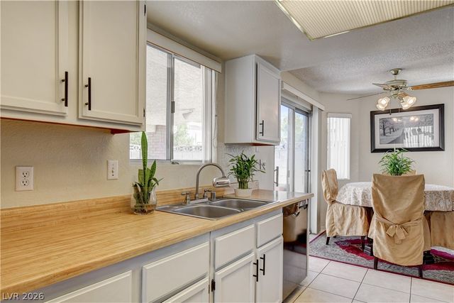 2530 Palace View Drive, Las Vegas, NV 89121