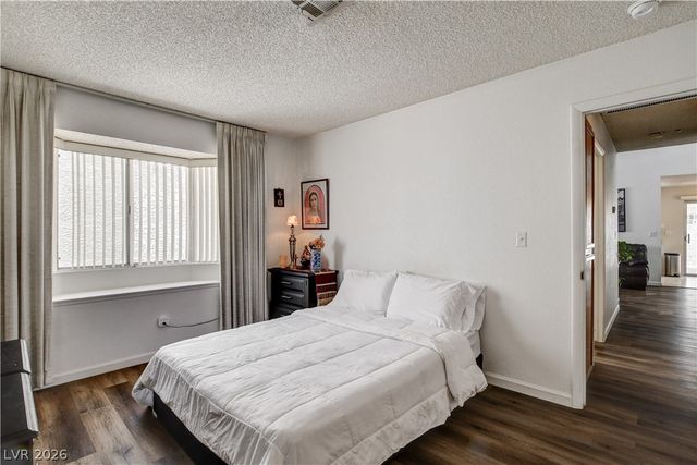 2530 Palace View Drive, Las Vegas, NV 89121